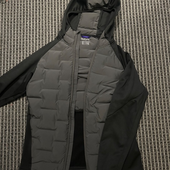 Black sports puffer jacket - Picture 2 of 3